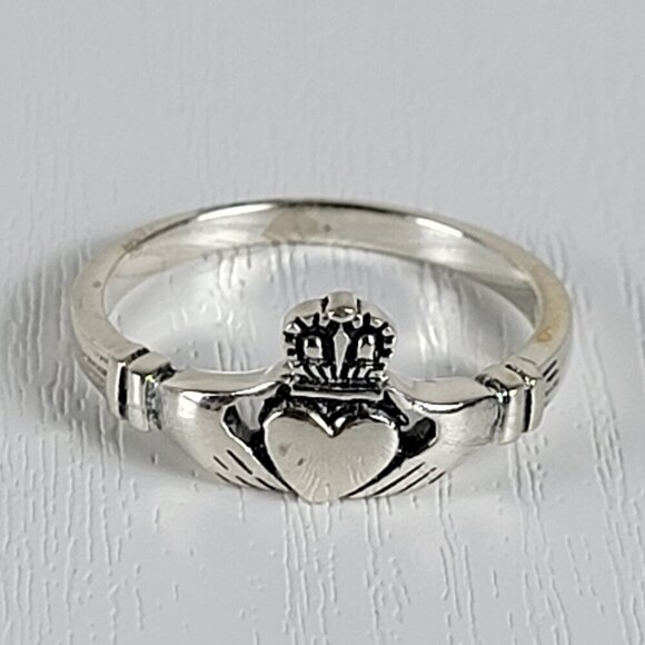 Sterling Silver Claddagh Ring Size 10 Irish Jewelry Loyalty Love Friendship - Picture 1 of 7